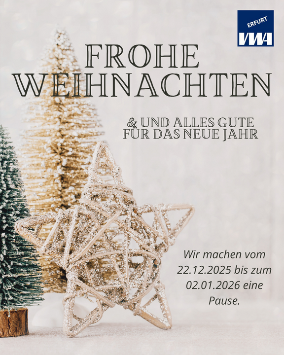 Weihnachtskarte mit dem Text "Frohe Weihnachten & alles Gute für das neue Jahr". Ein glitzernder Weihnachtsstern und zwei stilisierte Tannenbäume sind im Hintergrund sichtbar. Der Hinweis informiert über eine Pause vom 22.12.2025 bis 02.01.2026.